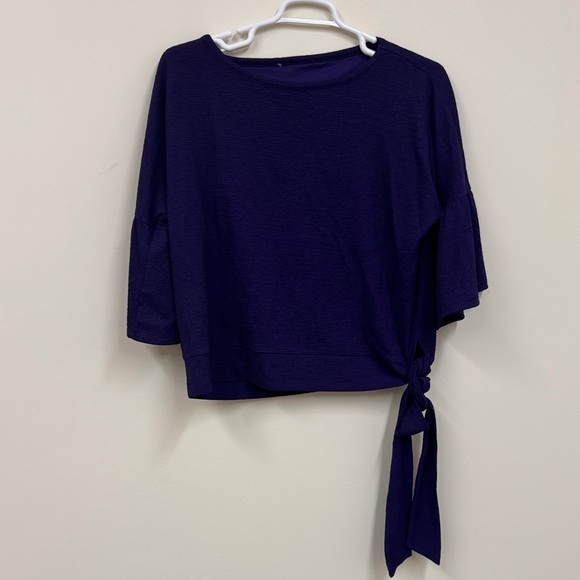 Tops - Elegant Women's Blouse with Side Knot